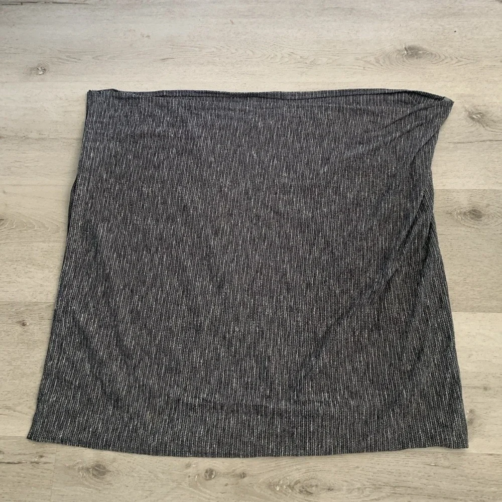 Lululemon Gray Striped‎ Vinyasa Reversible Convertible Snap Scarf